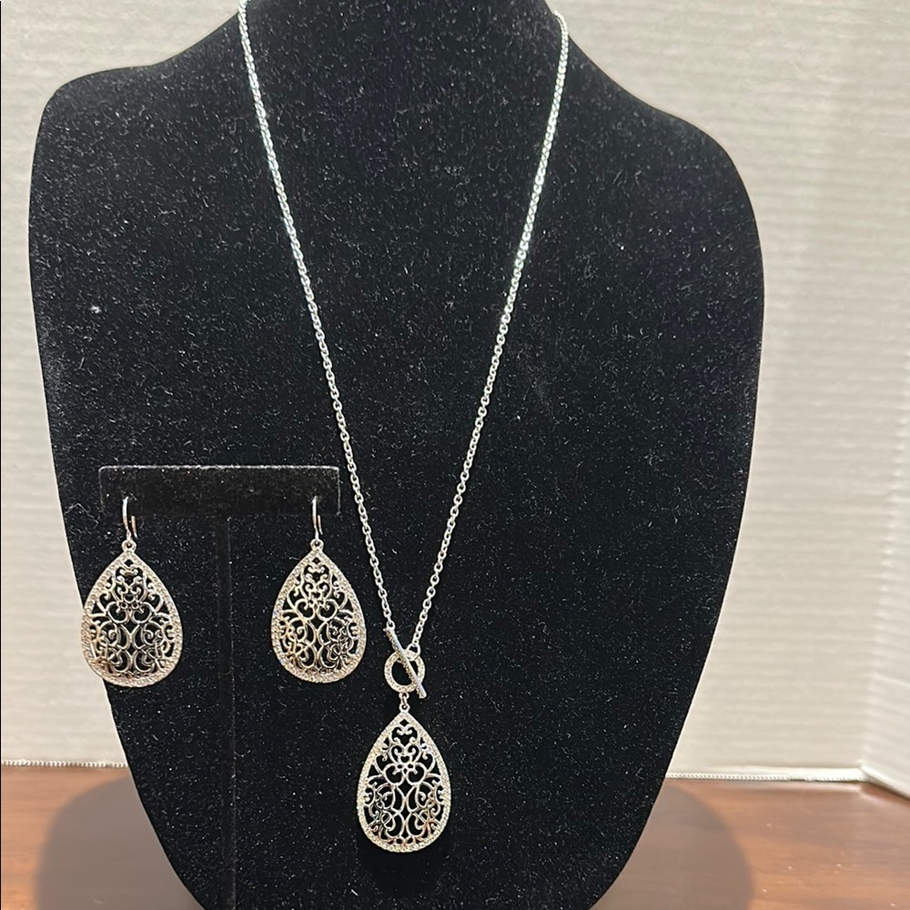 Silver Filigree Teardrop Necklace